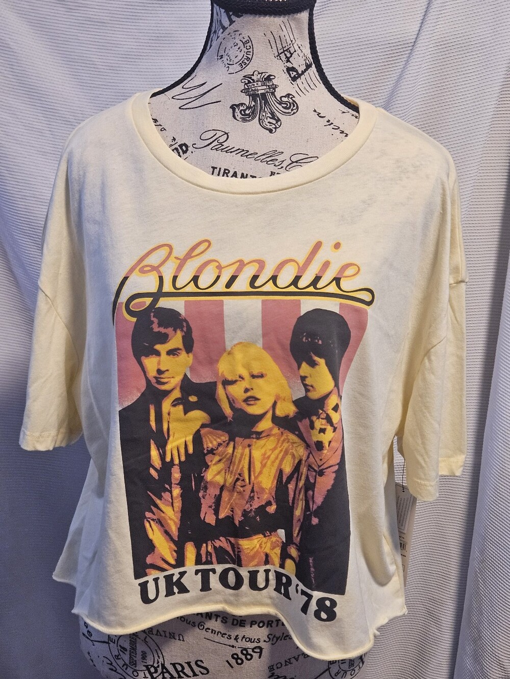 NWT No Boundaries Blondie Graphic Boxy Crop Tee Shirt Large L 12-14 Yellow